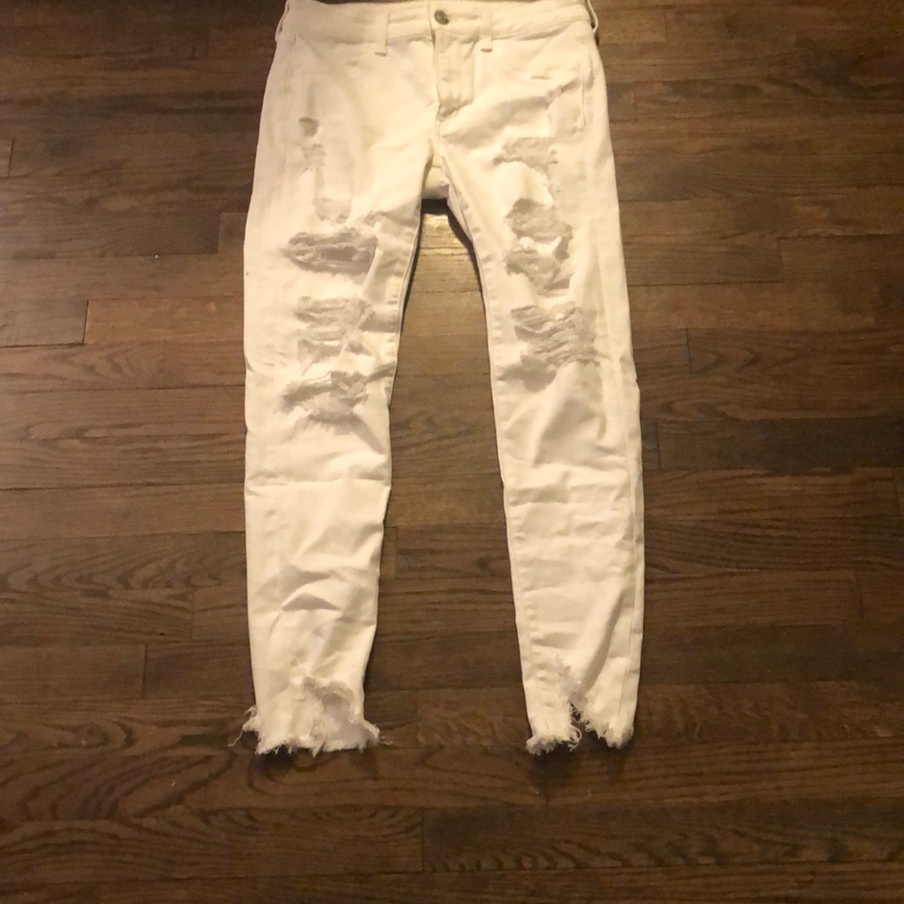 New Distressed American eagle jeans